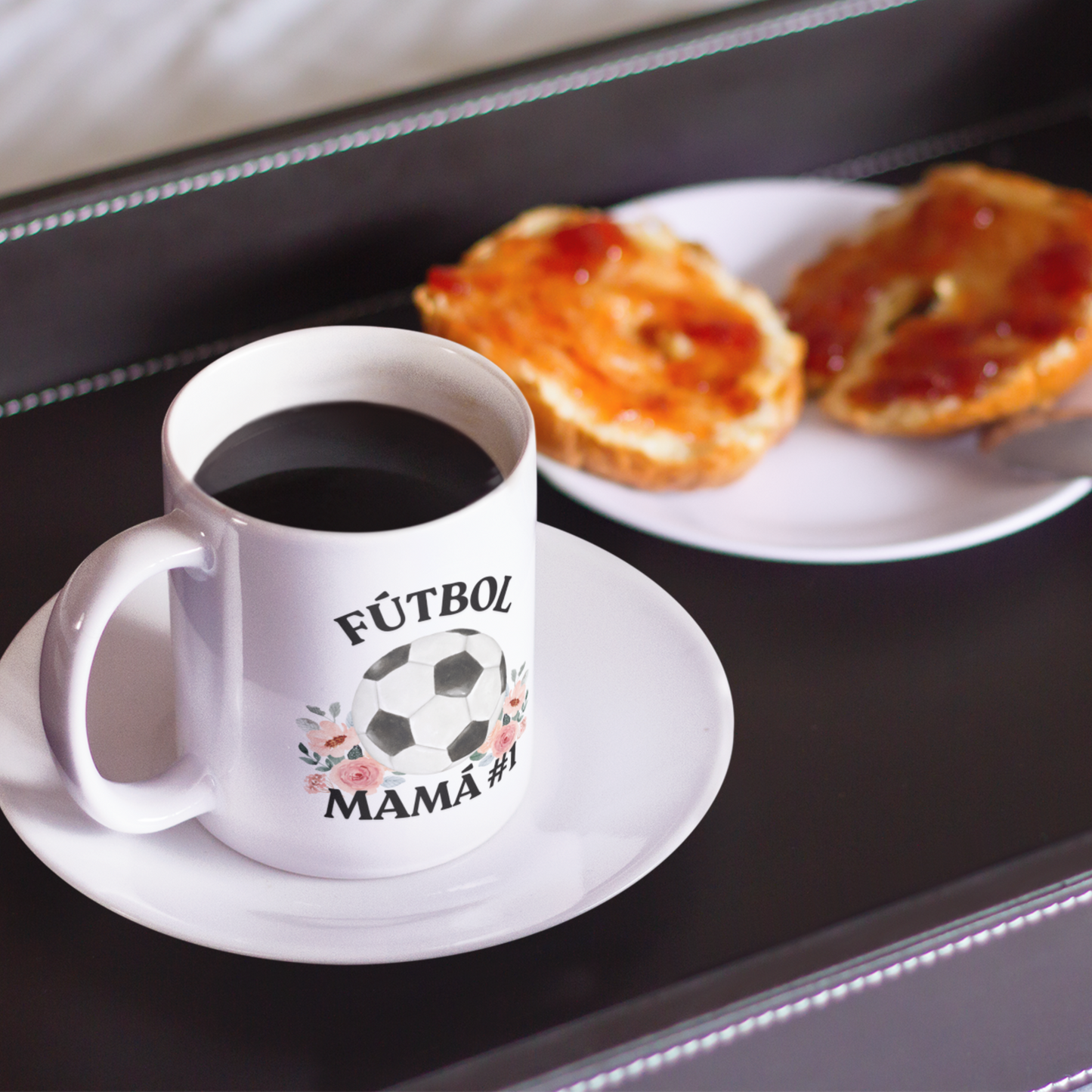 Mamá #1 Fútbol Mug - Personalized message